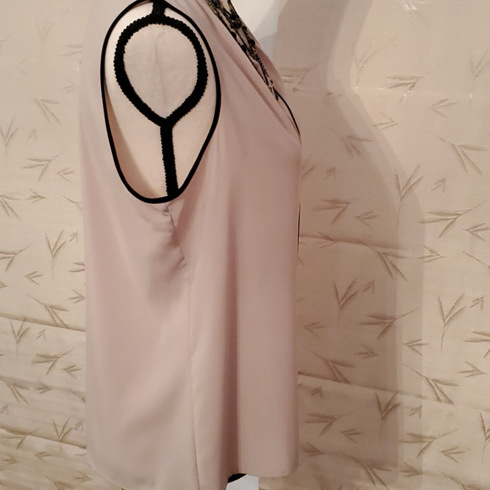 Blouse - Picture 2 of 4